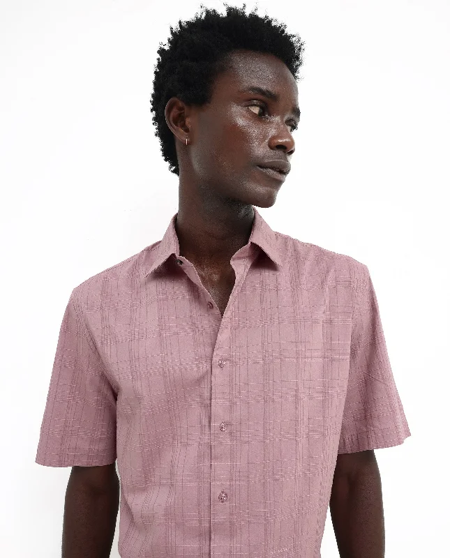 Men's Dressy Casual Shirts for Smart-Casual EventsRare Rabbit Men's Pesca Dusky Pink Cotton Polyester Fabric Short Sleeve Boxy Fit Checks Shirt Men's Dressy Casual Shirts for Smart-Casual EventsRare Rabbit Men's Pesca Dusky Pink Cotton Polyester Fabric Short Sleeve Boxy Fit Checks Shirt