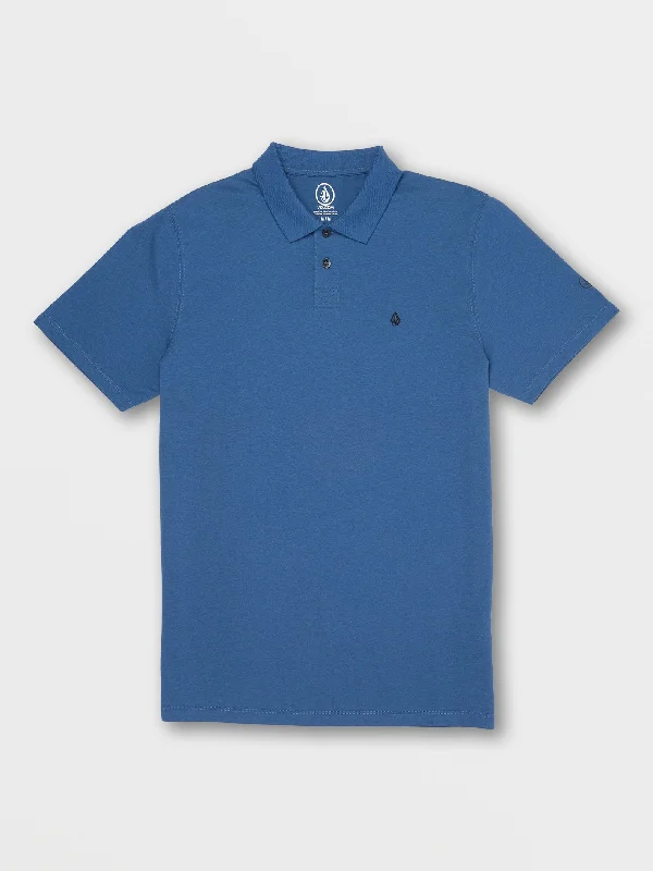 Men's Shirts with Ruffled HemlinesMiddler Tech Polo - Smokey Blue
