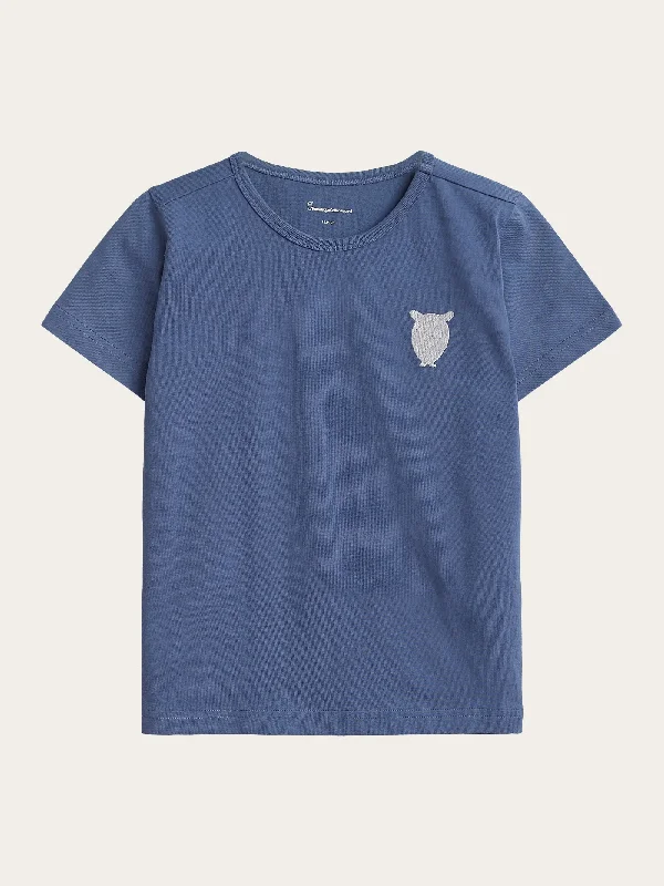 Men's Shirts with Scoop NecksRegular short sleeve heavy single with embr at chest t-shirt - GOTS/Vegan - Moonlight Blue Men's Shirts with Scoop NecksRegular short sleeve heavy single with embr at chest t-shirt - GOTS/Vegan - Moonlight Blue