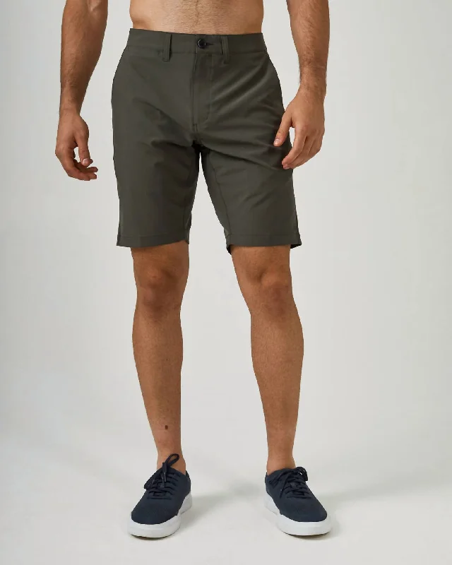 Men's Lightweight Travel and Adventure ShortsMomentum Hybrid Short In Olive