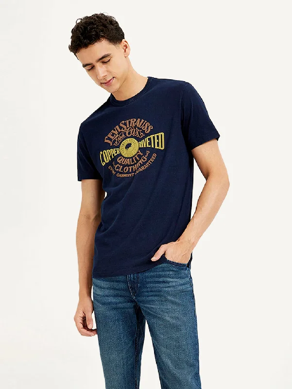 Men's Shirts with Geometric PatternsMen's Typographic Print Slim Fit T-shirt