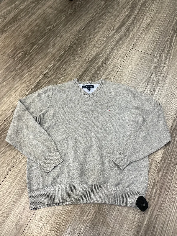 Versatile Men's All-Season HoodiesSweatshirt Crewneck By Tommy Hilfiger In Grey, Size: M Versatile Men's All-Season HoodiesSweatshirt Crewneck By Tommy Hilfiger In Grey, Size: M