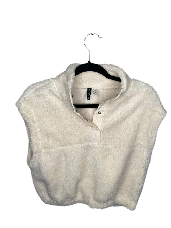 Men's Coats with ButtonsVest Faux Fur & Sherpa By Divided In White, Size: Xs