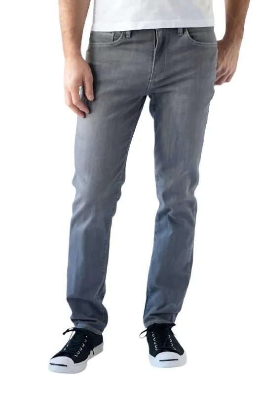Men's Straight-Leg Jeans in Dark WashSlim Jeans In Tar River