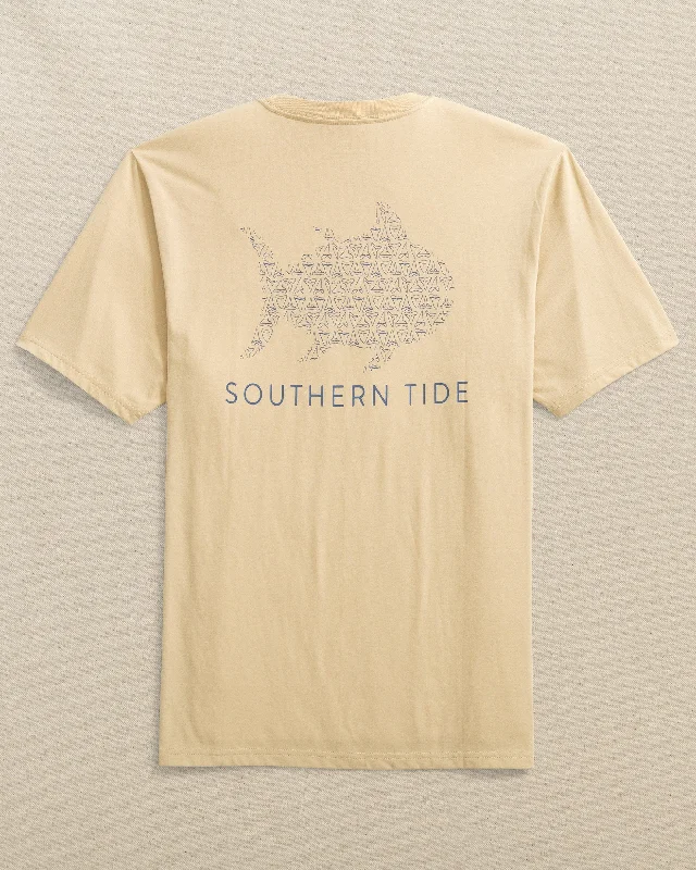 Men's Shirts with Antimicrobial TreatmentShark Tooth Skipjack Short Sleeve T-Shirt