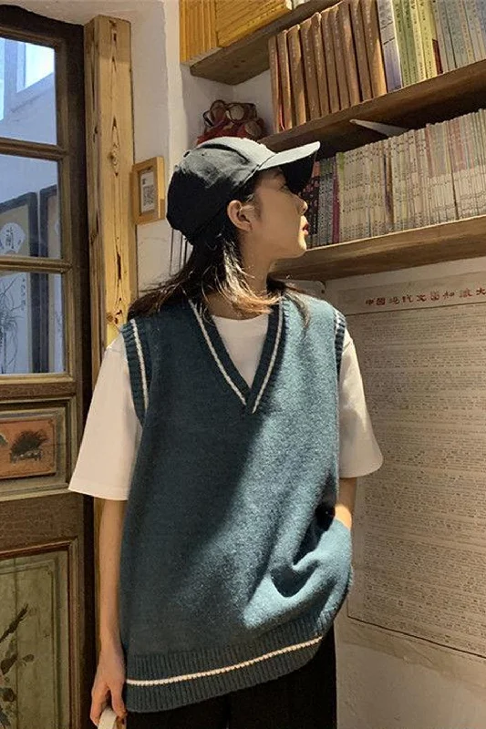 Men's Sweaters with Asymmetrical HemlinesKittenAlarm - Simple Retro Colors Knitted Vest Sweater Men's Sweaters with Asymmetrical HemlinesKittenAlarm - Simple Retro Colors Knitted Vest Sweater