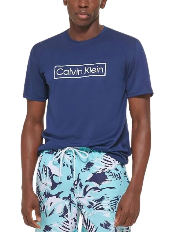 Men's Weekend Shirts for Leisurely OutingsMen's Light Weight Shirt In Navy