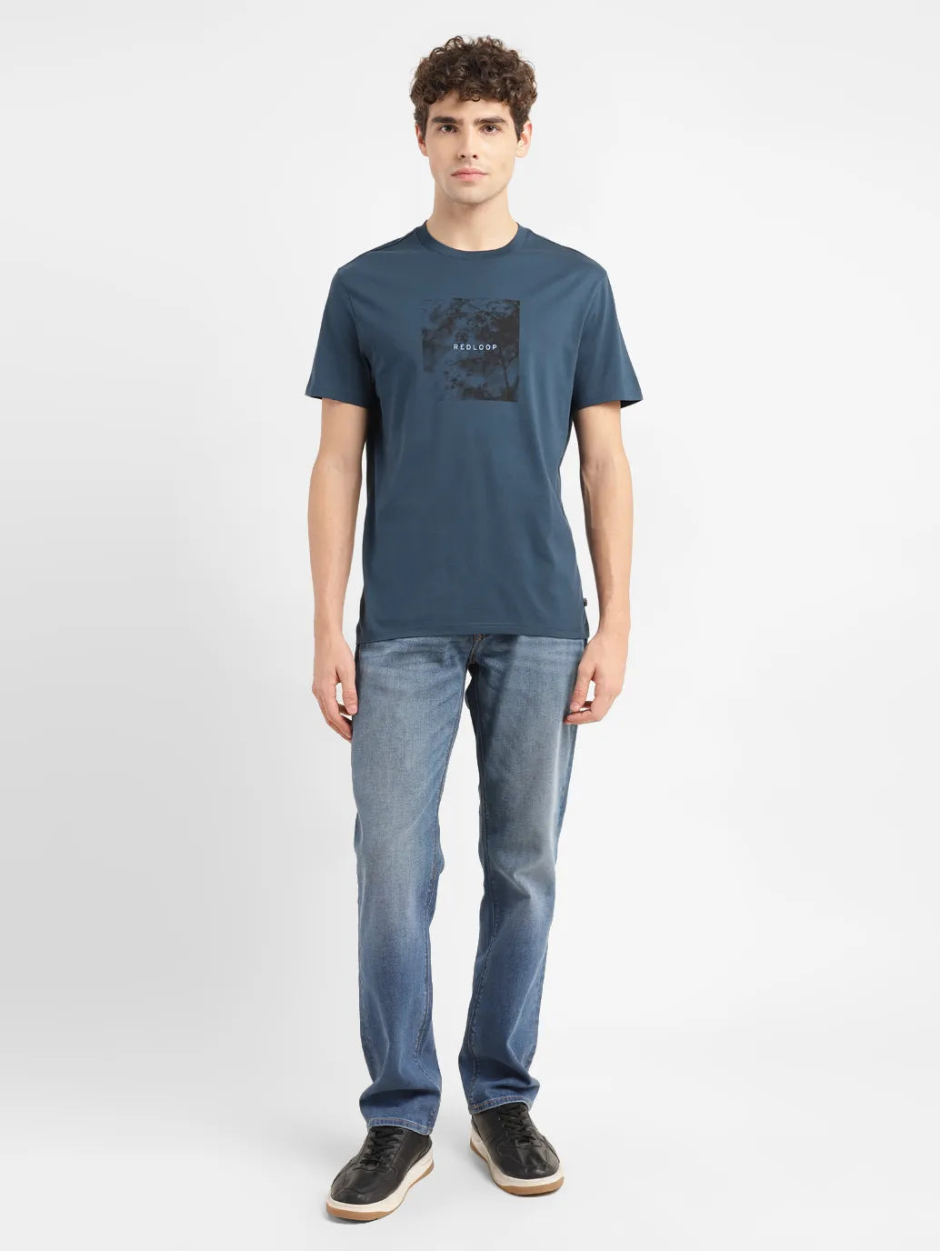 Men's Shirts with Moisture-Wicking FabricMen's Graphic Slim Fit T-shirt